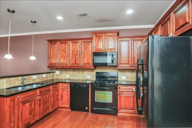 7170 Glisten Avenue, Atlanta, Georgia 30328, 3 Bedrooms Bedrooms, ,3 BathroomsBathrooms,Residential,Sold,7170 Glisten Avenue,6829212