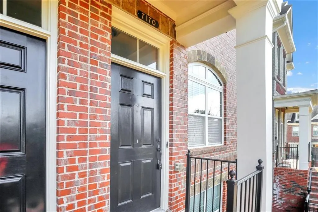 7170 Glisten Avenue, Atlanta, Georgia 30328, 3 Bedrooms Bedrooms, ,3 BathroomsBathrooms,Residential,Sold,7170 Glisten Avenue,6829212