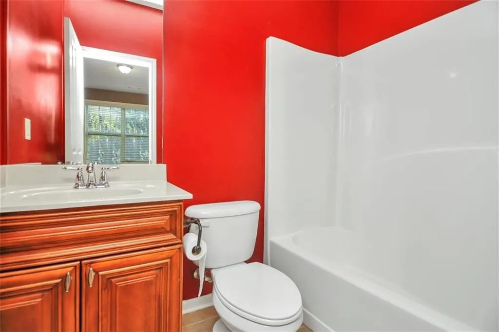 7170 Glisten Avenue, Atlanta, Georgia 30328, 3 Bedrooms Bedrooms, ,3 BathroomsBathrooms,Residential,Sold,7170 Glisten Avenue,6829212