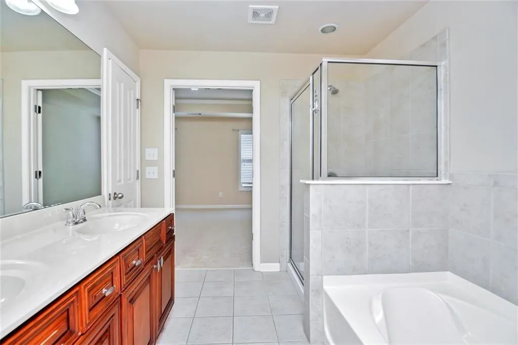 7170 Glisten Avenue, Atlanta, Georgia 30328, 3 Bedrooms Bedrooms, ,3 BathroomsBathrooms,Residential,Sold,7170 Glisten Avenue,6829212