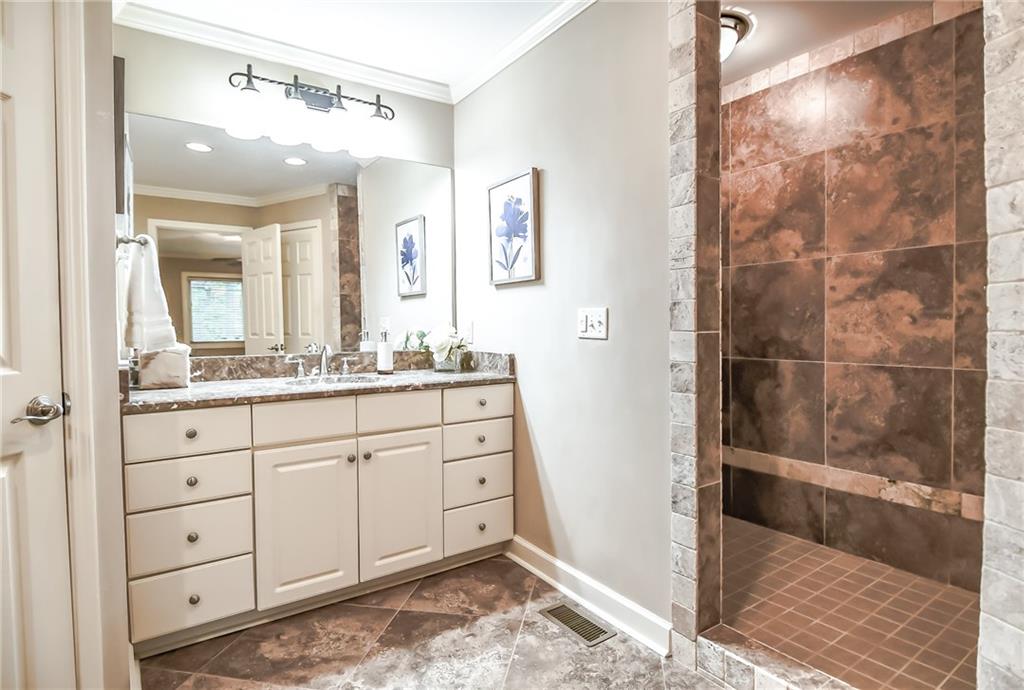 18 Basswood Circle, Sandy Springs, Georgia 30328, 2 Bedrooms Bedrooms, ,2 BathroomsBathrooms,Residential,Sold,18 Basswood Circle,7281308