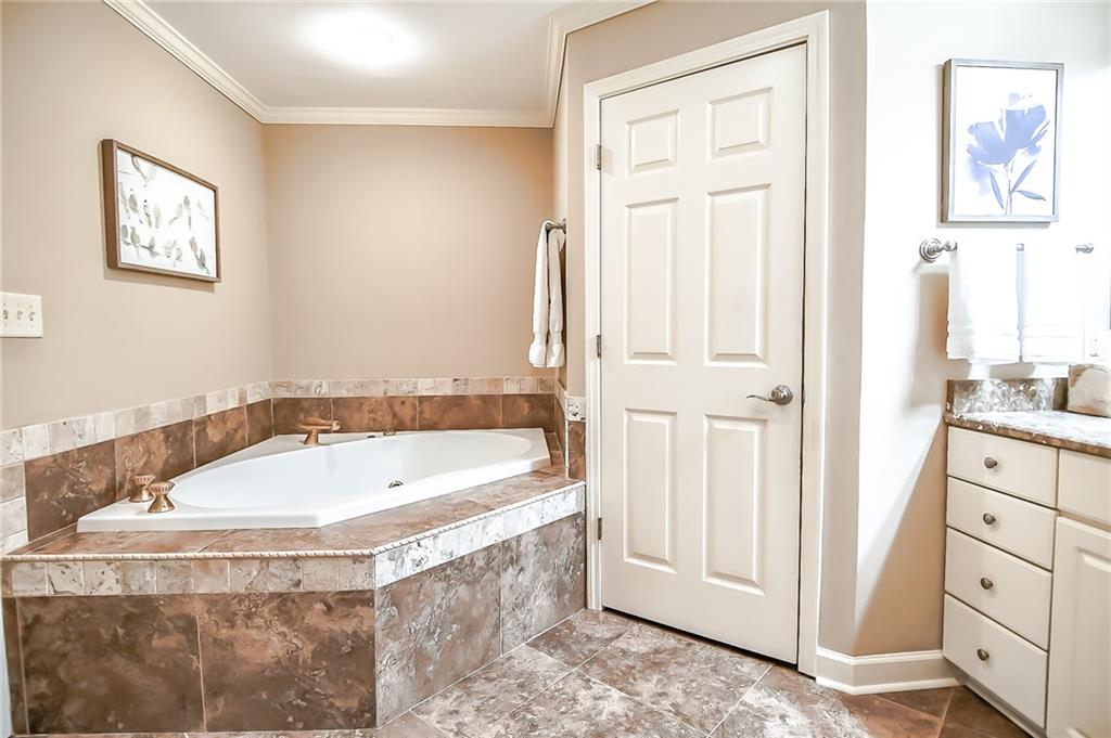 18 Basswood Circle, Sandy Springs, Georgia 30328, 2 Bedrooms Bedrooms, ,2 BathroomsBathrooms,Residential,Sold,18 Basswood Circle,7281308