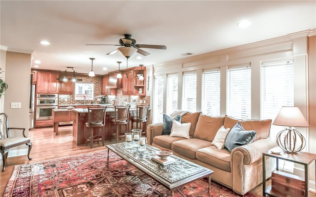 18 Basswood Circle, Sandy Springs, Georgia 30328, 2 Bedrooms Bedrooms, ,2 BathroomsBathrooms,Residential,Sold,18 Basswood Circle,7281308