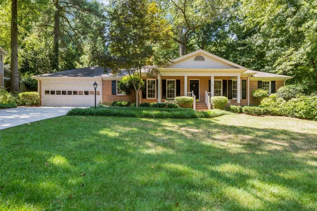 125 Dunhill Court, Sandy Springs, Georgia 30328, 3 Bedrooms Bedrooms, ,2 BathroomsBathrooms,Residential,Sold,125 Dunhill Court,6047562