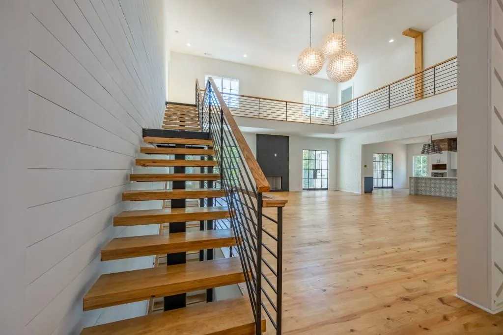 8315 Hewlett Road, Sandy Springs, Georgia 30350, 6 Bedrooms Bedrooms, ,6 BathroomsBathrooms,Residential,Sold,8315 Hewlett Road,6960732