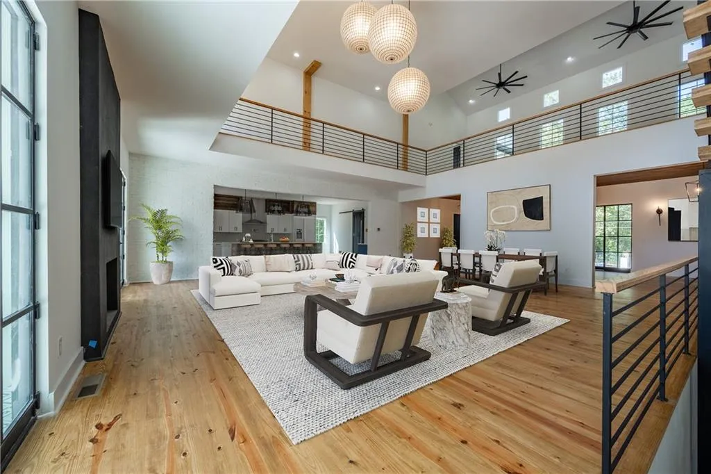 8315 Hewlett Road, Sandy Springs, Georgia 30350, 6 Bedrooms Bedrooms, ,6 BathroomsBathrooms,Residential,Sold,8315 Hewlett Road,6960732