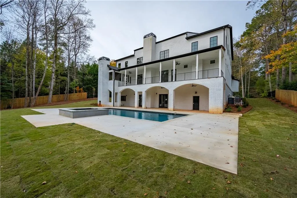 8315 Hewlett Road, Sandy Springs, Georgia 30350, 6 Bedrooms Bedrooms, ,6 BathroomsBathrooms,Residential,Sold,8315 Hewlett Road,6960732