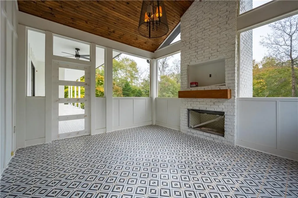 8315 Hewlett Road, Sandy Springs, Georgia 30350, 6 Bedrooms Bedrooms, ,6 BathroomsBathrooms,Residential,Sold,8315 Hewlett Road,6960732