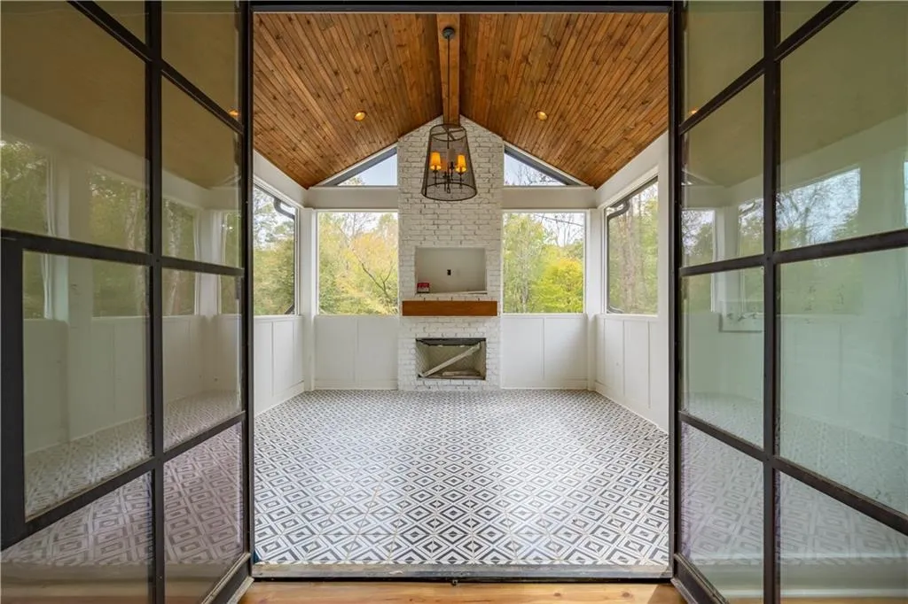 8315 Hewlett Road, Sandy Springs, Georgia 30350, 6 Bedrooms Bedrooms, ,6 BathroomsBathrooms,Residential,Sold,8315 Hewlett Road,6960732