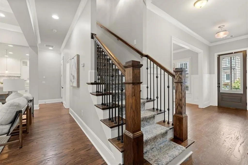 825 Novello Court, Atlanta, Georgia 30342, 5 Bedrooms Bedrooms, ,4 BathroomsBathrooms,Residential,Sold,825 Novello Court,7454666