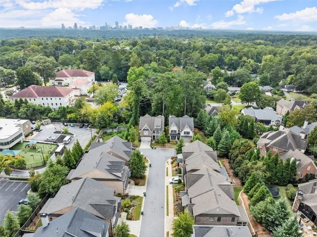 825 Novello Court, Atlanta, Georgia 30342, 5 Bedrooms Bedrooms, ,4 BathroomsBathrooms,Residential,Sold,825 Novello Court,7454666