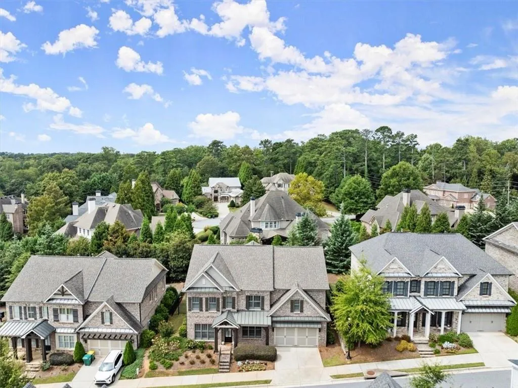 825 Novello Court, Atlanta, Georgia 30342, 5 Bedrooms Bedrooms, ,4 BathroomsBathrooms,Residential,Sold,825 Novello Court,7454666