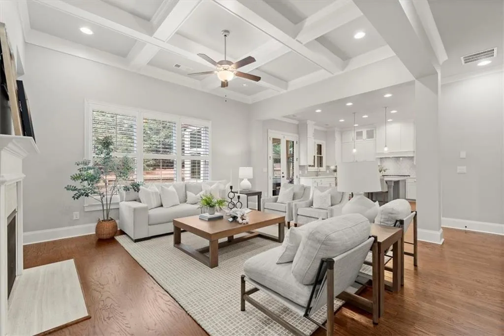 825 Novello Court, Atlanta, Georgia 30342, 5 Bedrooms Bedrooms, ,4 BathroomsBathrooms,Residential,Sold,825 Novello Court,7454666