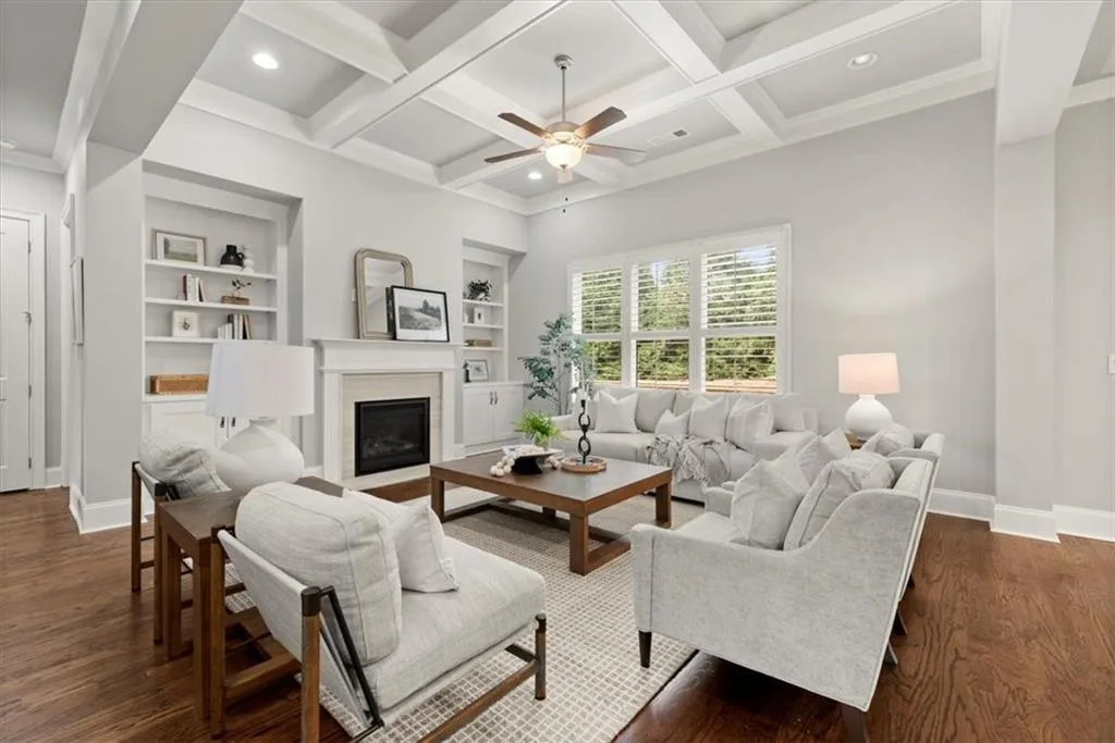 825 Novello Court, Atlanta, Georgia 30342, 5 Bedrooms Bedrooms, ,4 BathroomsBathrooms,Residential,Sold,825 Novello Court,7454666