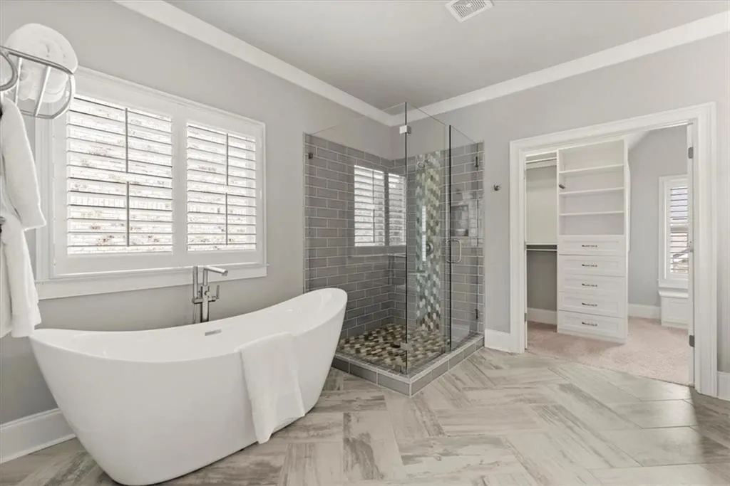 825 Novello Court, Atlanta, Georgia 30342, 5 Bedrooms Bedrooms, ,4 BathroomsBathrooms,Residential,Sold,825 Novello Court,7454666