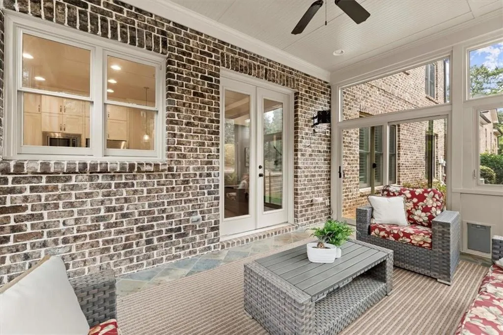 825 Novello Court, Atlanta, Georgia 30342, 5 Bedrooms Bedrooms, ,4 BathroomsBathrooms,Residential,Sold,825 Novello Court,7454666