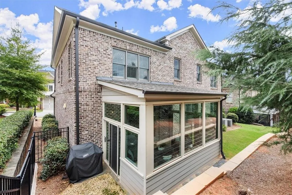 825 Novello Court, Atlanta, Georgia 30342, 5 Bedrooms Bedrooms, ,4 BathroomsBathrooms,Residential,Sold,825 Novello Court,7454666