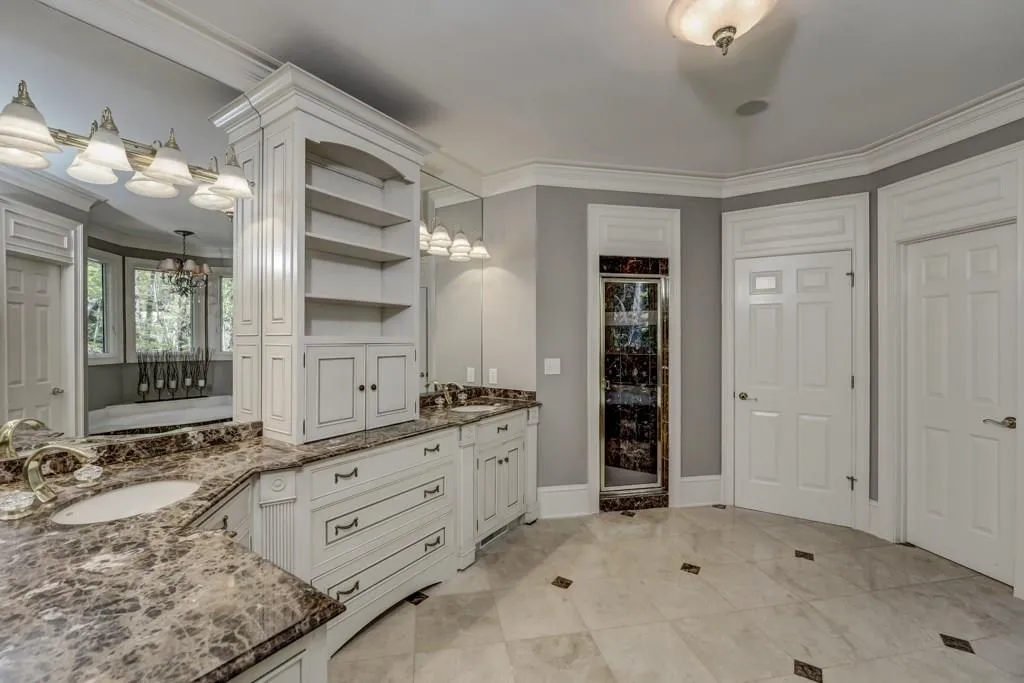 230 Sheridan Point Lane, Atlanta, Georgia 30342, 5 Bedrooms Bedrooms, ,4 BathroomsBathrooms,Residential,Sold,230 Sheridan Point Lane,5832454