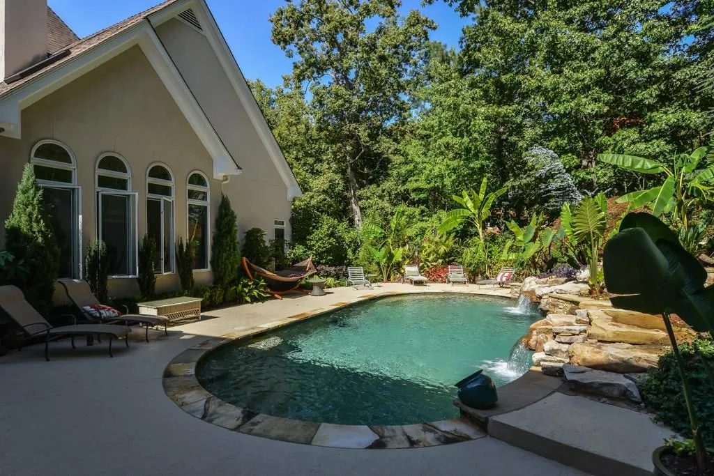 230 Sheridan Point Lane, Atlanta, Georgia 30342, 5 Bedrooms Bedrooms, ,4 BathroomsBathrooms,Residential,Sold,230 Sheridan Point Lane,5832454