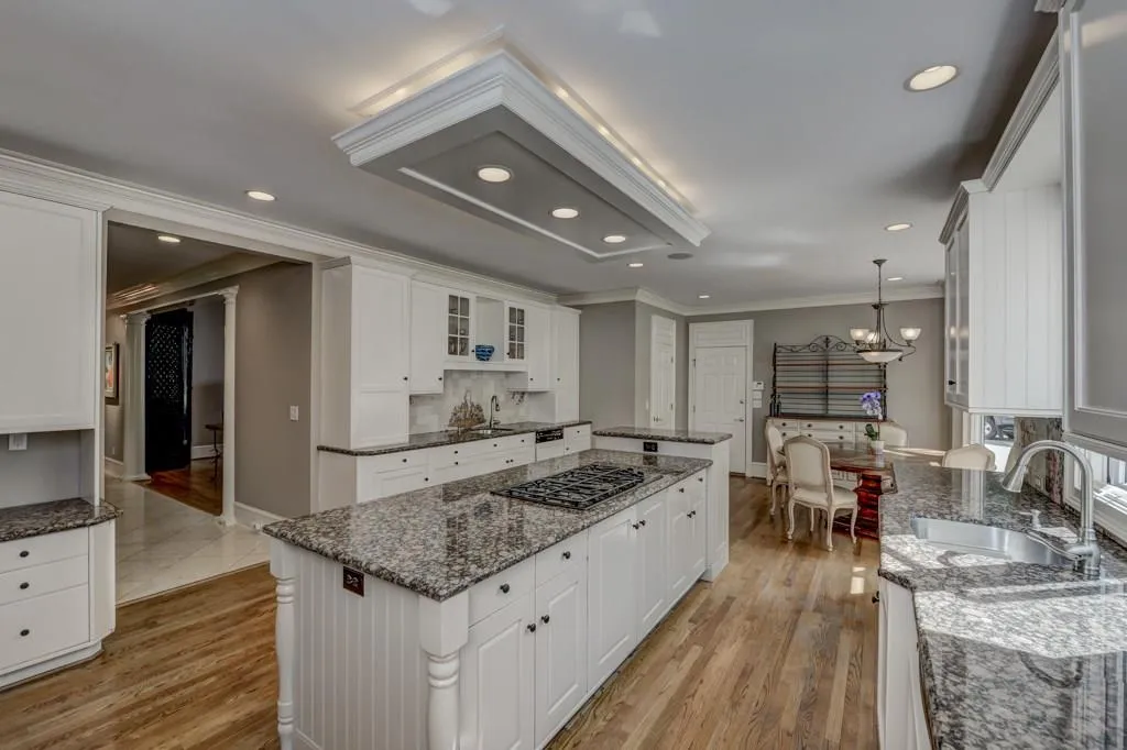 230 Sheridan Point Lane, Atlanta, Georgia 30342, 5 Bedrooms Bedrooms, ,4 BathroomsBathrooms,Residential,Sold,230 Sheridan Point Lane,5832454