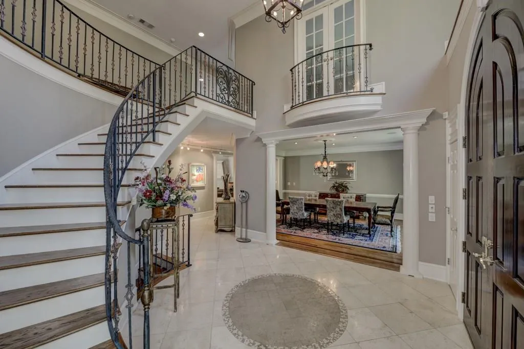 230 Sheridan Point Lane, Atlanta, Georgia 30342, 5 Bedrooms Bedrooms, ,4 BathroomsBathrooms,Residential,Sold,230 Sheridan Point Lane,5832454
