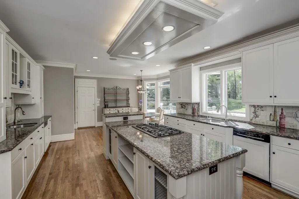 230 Sheridan Point Lane, Atlanta, Georgia 30342, 5 Bedrooms Bedrooms, ,4 BathroomsBathrooms,Residential,Sold,230 Sheridan Point Lane,5832454
