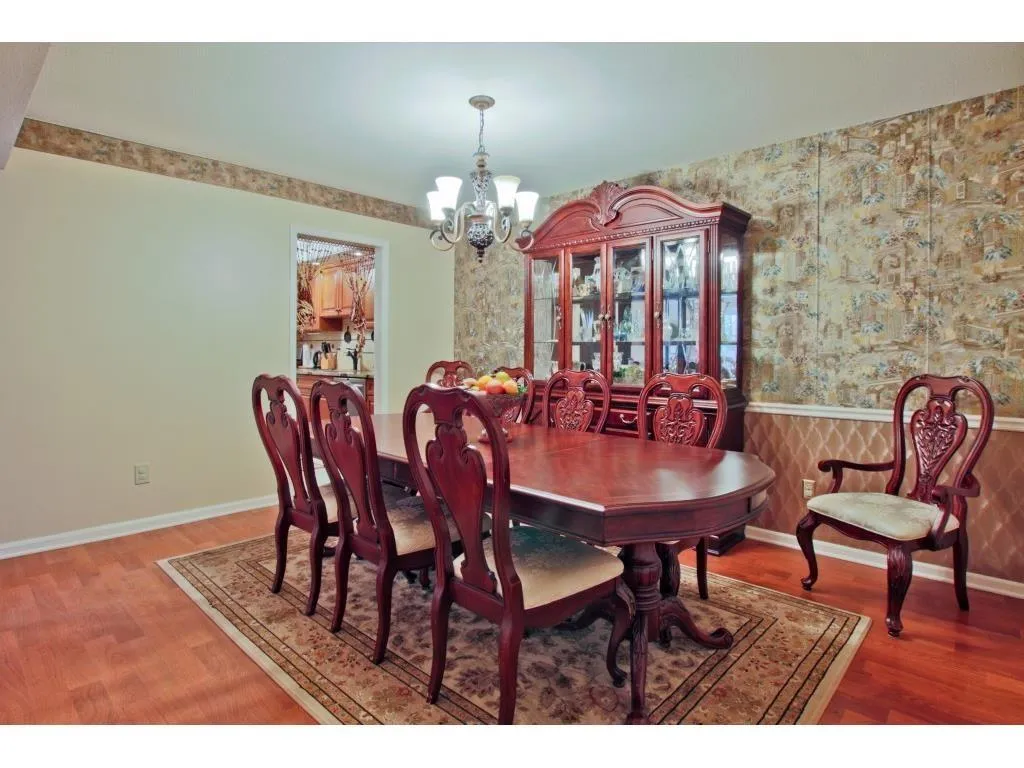 6851 Roswell Road Unit F23, Sandy Springs, Georgia 30328, 2 Bedrooms Bedrooms, ,2 BathroomsBathrooms,Residential,Sold,6851 Roswell Road Unit F23,5762259