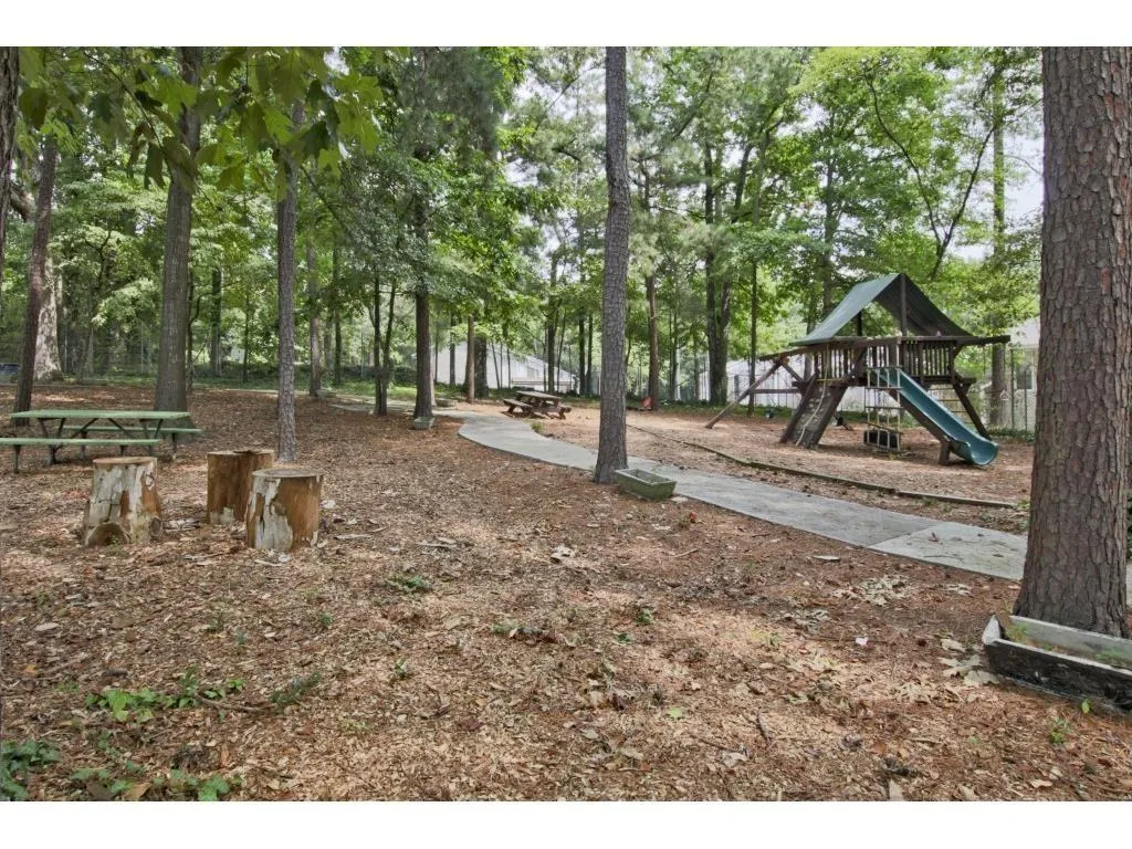 6851 Roswell Road Unit F23, Sandy Springs, Georgia 30328, 2 Bedrooms Bedrooms, ,2 BathroomsBathrooms,Residential,Sold,6851 Roswell Road Unit F23,5762259