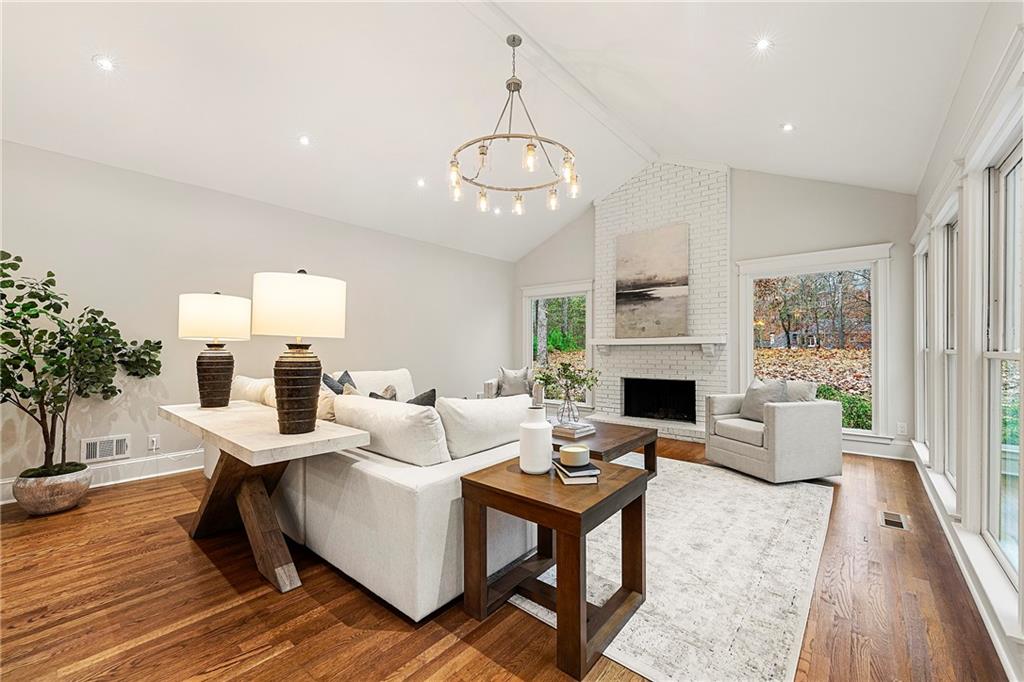 9810 Huntcliff Trace, Sandy Springs, Georgia 30350, 6 Bedrooms Bedrooms, ,5 BathroomsBathrooms,Residential,Sold,9810 Huntcliff Trace,7307484