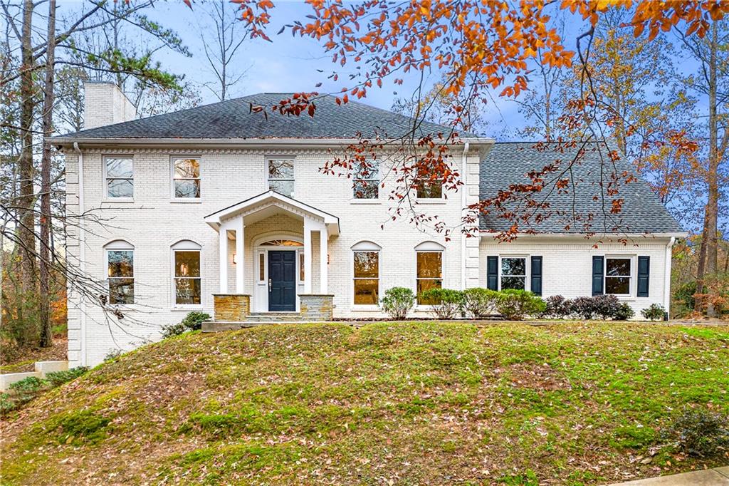 9810 Huntcliff Trace, Sandy Springs, Georgia 30350, 6 Bedrooms Bedrooms, ,5 BathroomsBathrooms,Residential,Sold,9810 Huntcliff Trace,7307484