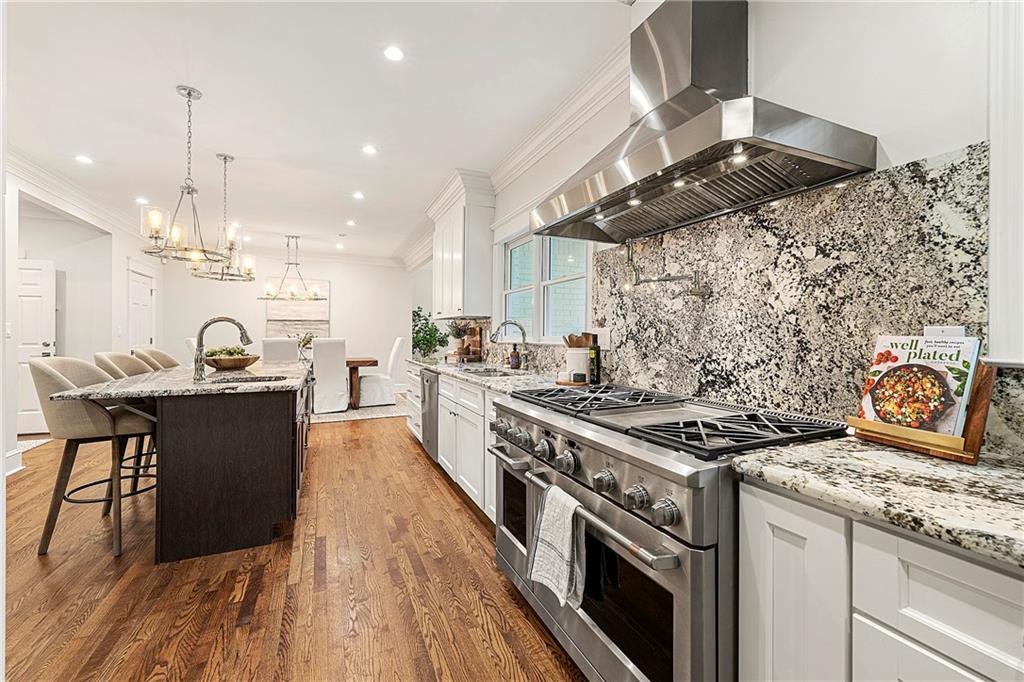 9810 Huntcliff Trace, Sandy Springs, Georgia 30350, 6 Bedrooms Bedrooms, ,5 BathroomsBathrooms,Residential,Sold,9810 Huntcliff Trace,7307484