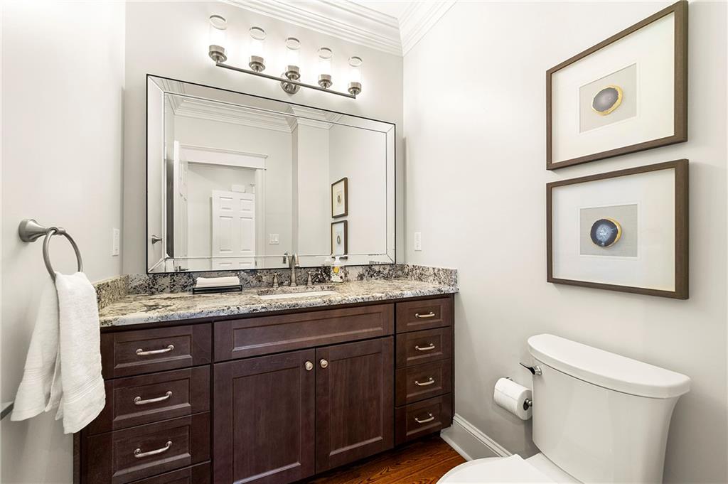 9810 Huntcliff Trace, Sandy Springs, Georgia 30350, 6 Bedrooms Bedrooms, ,5 BathroomsBathrooms,Residential,Sold,9810 Huntcliff Trace,7307484