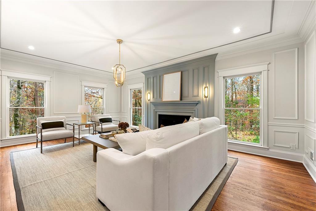 9810 Huntcliff Trace, Sandy Springs, Georgia 30350, 6 Bedrooms Bedrooms, ,5 BathroomsBathrooms,Residential,Sold,9810 Huntcliff Trace,7307484