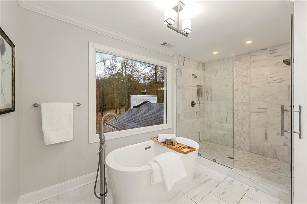 9810 Huntcliff Trace, Sandy Springs, Georgia 30350, 6 Bedrooms Bedrooms, ,5 BathroomsBathrooms,Residential,Sold,9810 Huntcliff Trace,7307484