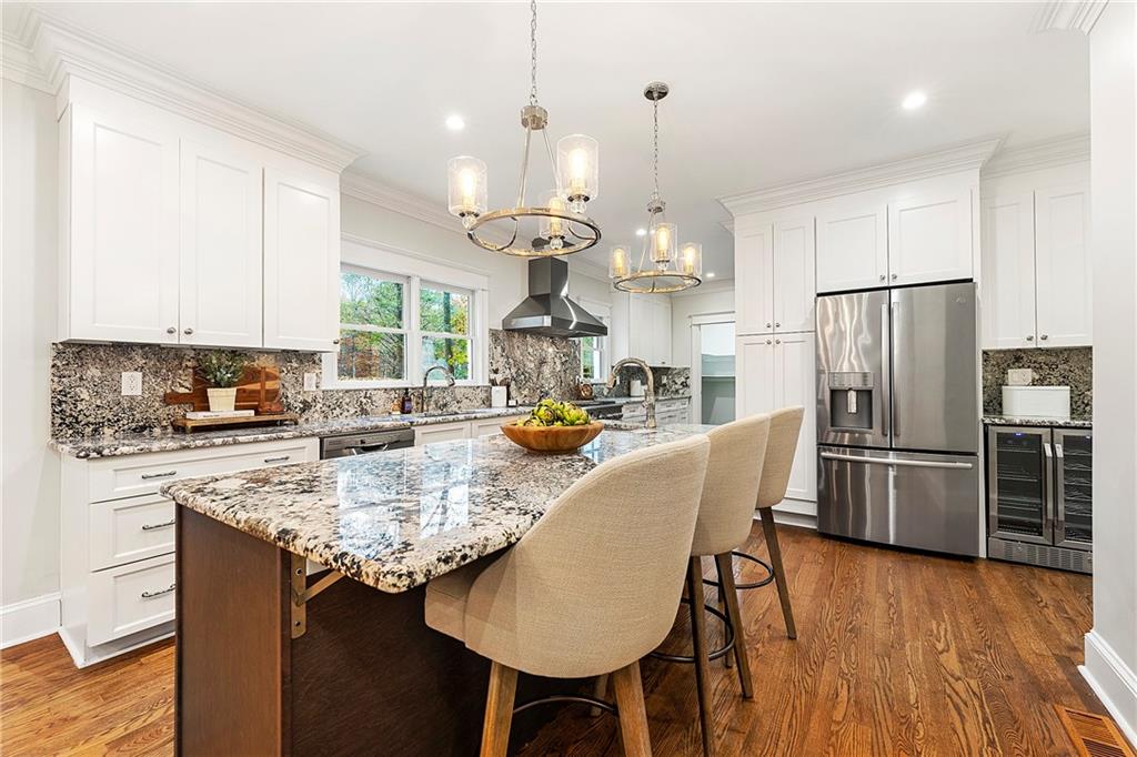 9810 Huntcliff Trace, Sandy Springs, Georgia 30350, 6 Bedrooms Bedrooms, ,5 BathroomsBathrooms,Residential,Sold,9810 Huntcliff Trace,7307484