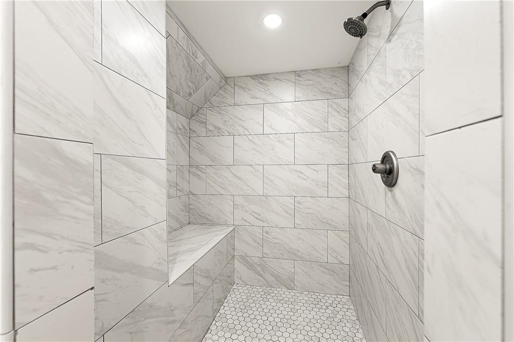 9810 Huntcliff Trace, Sandy Springs, Georgia 30350, 6 Bedrooms Bedrooms, ,5 BathroomsBathrooms,Residential,Sold,9810 Huntcliff Trace,7307484