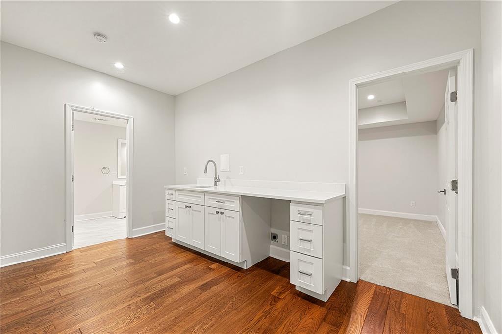 9810 Huntcliff Trace, Sandy Springs, Georgia 30350, 6 Bedrooms Bedrooms, ,5 BathroomsBathrooms,Residential,Sold,9810 Huntcliff Trace,7307484