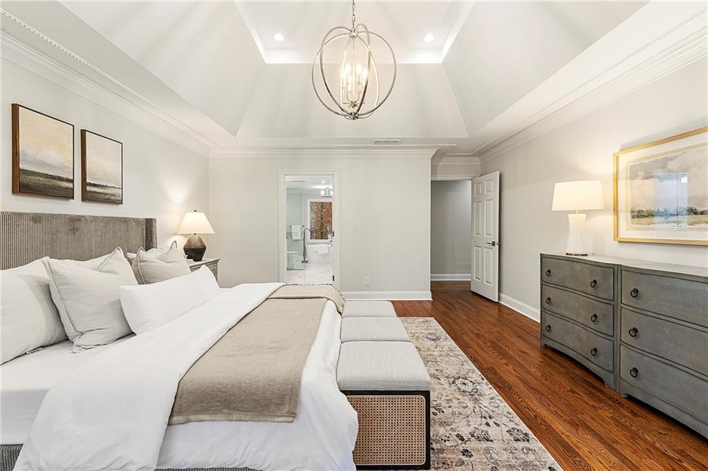 9810 Huntcliff Trace, Sandy Springs, Georgia 30350, 6 Bedrooms Bedrooms, ,5 BathroomsBathrooms,Residential,Sold,9810 Huntcliff Trace,7307484