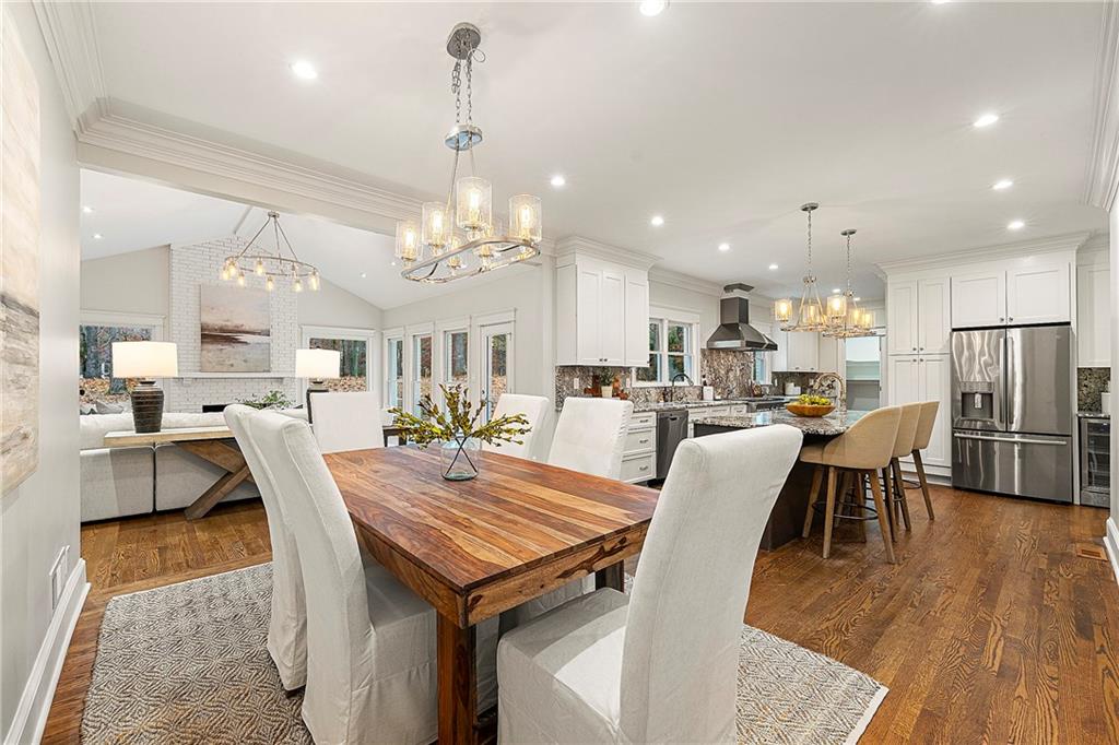 9810 Huntcliff Trace, Sandy Springs, Georgia 30350, 6 Bedrooms Bedrooms, ,5 BathroomsBathrooms,Residential,Sold,9810 Huntcliff Trace,7307484