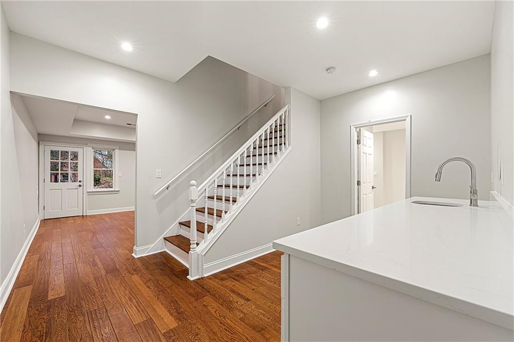 9810 Huntcliff Trace, Sandy Springs, Georgia 30350, 6 Bedrooms Bedrooms, ,5 BathroomsBathrooms,Residential,Sold,9810 Huntcliff Trace,7307484