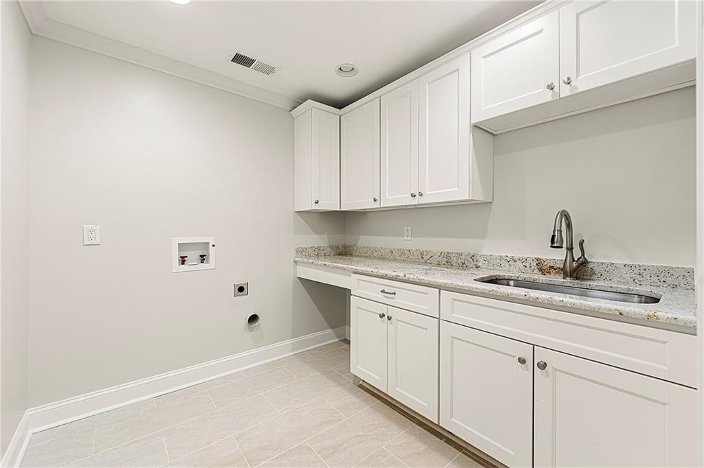 9810 Huntcliff Trace, Sandy Springs, Georgia 30350, 6 Bedrooms Bedrooms, ,5 BathroomsBathrooms,Residential,Sold,9810 Huntcliff Trace,7307484