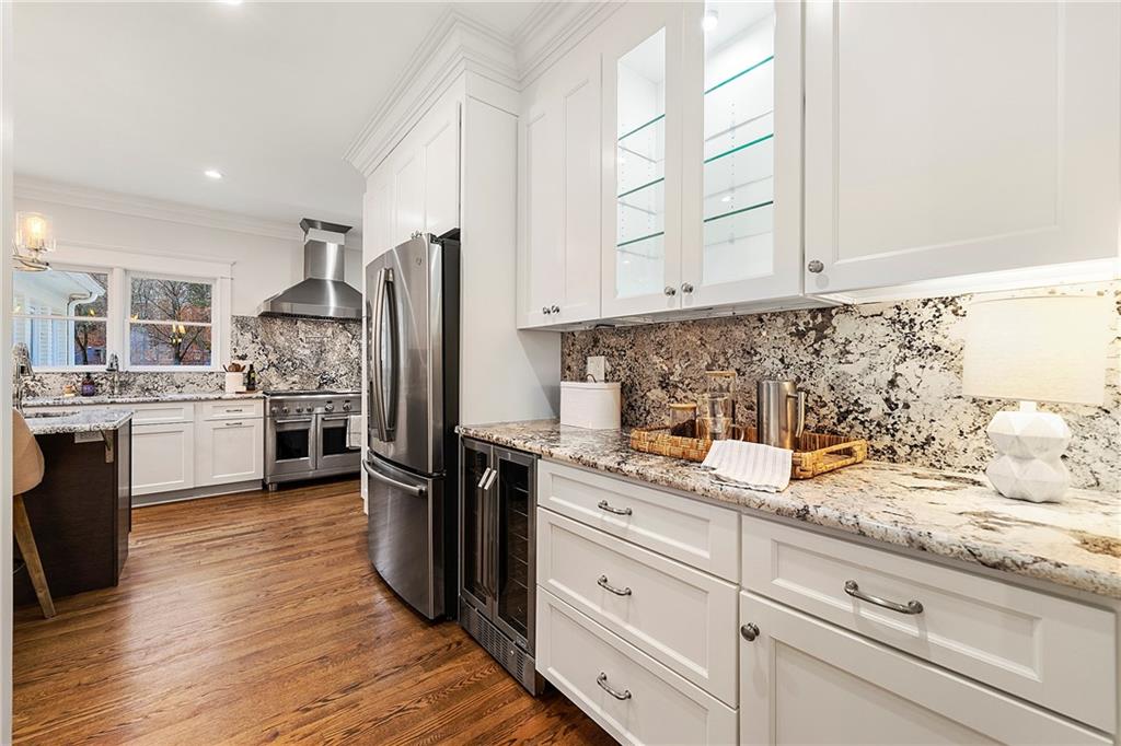 9810 Huntcliff Trace, Sandy Springs, Georgia 30350, 6 Bedrooms Bedrooms, ,5 BathroomsBathrooms,Residential,Sold,9810 Huntcliff Trace,7307484