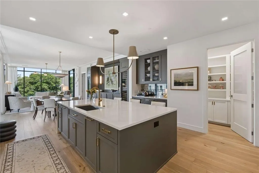 2520 Peachtree Road Unit 603, Atlanta, Georgia 30305, 2 Bedrooms Bedrooms, 0 ,3 BathroomsBathrooms,Residential,For Sale,2520 Peachtree Road Unit 603,7786024