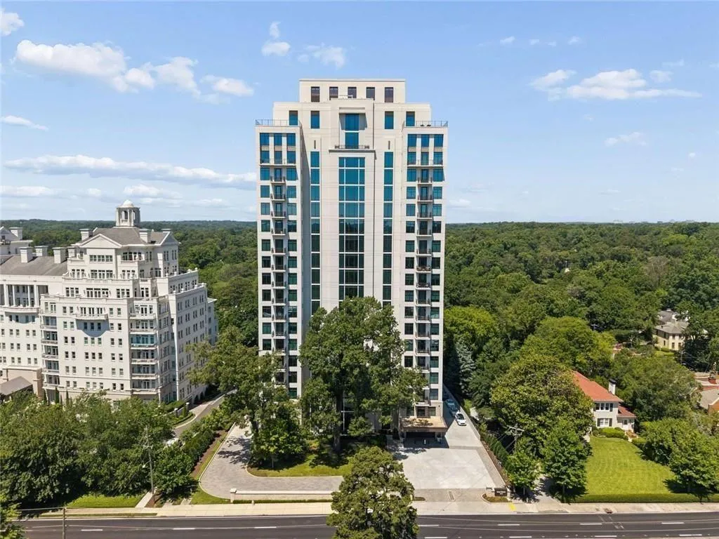 2520 Peachtree Road Unit 603, Atlanta, Georgia 30305, 2 Bedrooms Bedrooms, 0 ,3 BathroomsBathrooms,Residential,For Sale,2520 Peachtree Road Unit 603,7786024