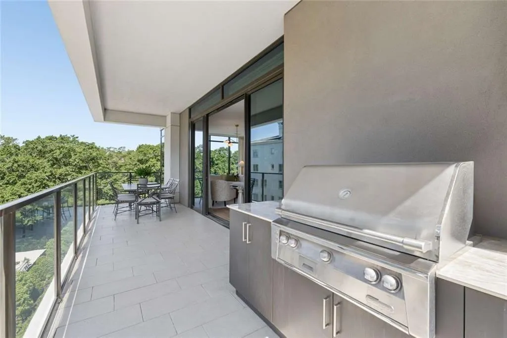 2520 Peachtree Road Unit 603, Atlanta, Georgia 30305, 2 Bedrooms Bedrooms, 0 ,3 BathroomsBathrooms,Residential,For Sale,2520 Peachtree Road Unit 603,7786024