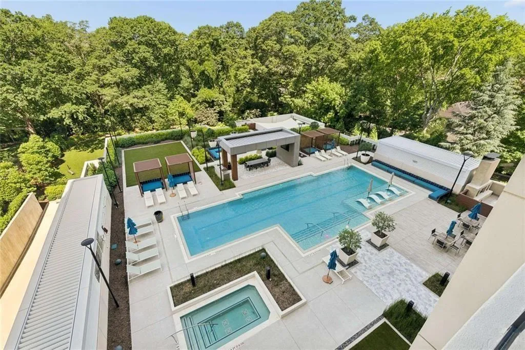 2520 Peachtree Road Unit 603, Atlanta, Georgia 30305, 2 Bedrooms Bedrooms, 0 ,3 BathroomsBathrooms,Residential,For Sale,2520 Peachtree Road Unit 603,7786024