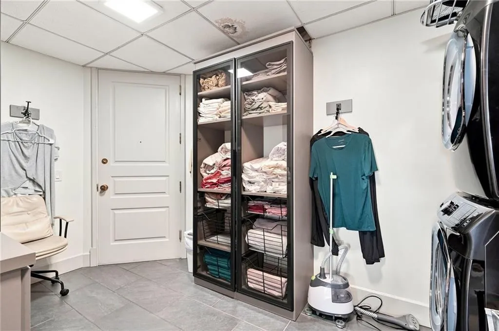 750 Park Avenue Ne Unit 22w, Atlanta, Georgia 30326, 3 Bedrooms Bedrooms, 0 ,2 BathroomsBathrooms,Residential,For Sale,750 Park Avenue Ne Unit 22w,7833763