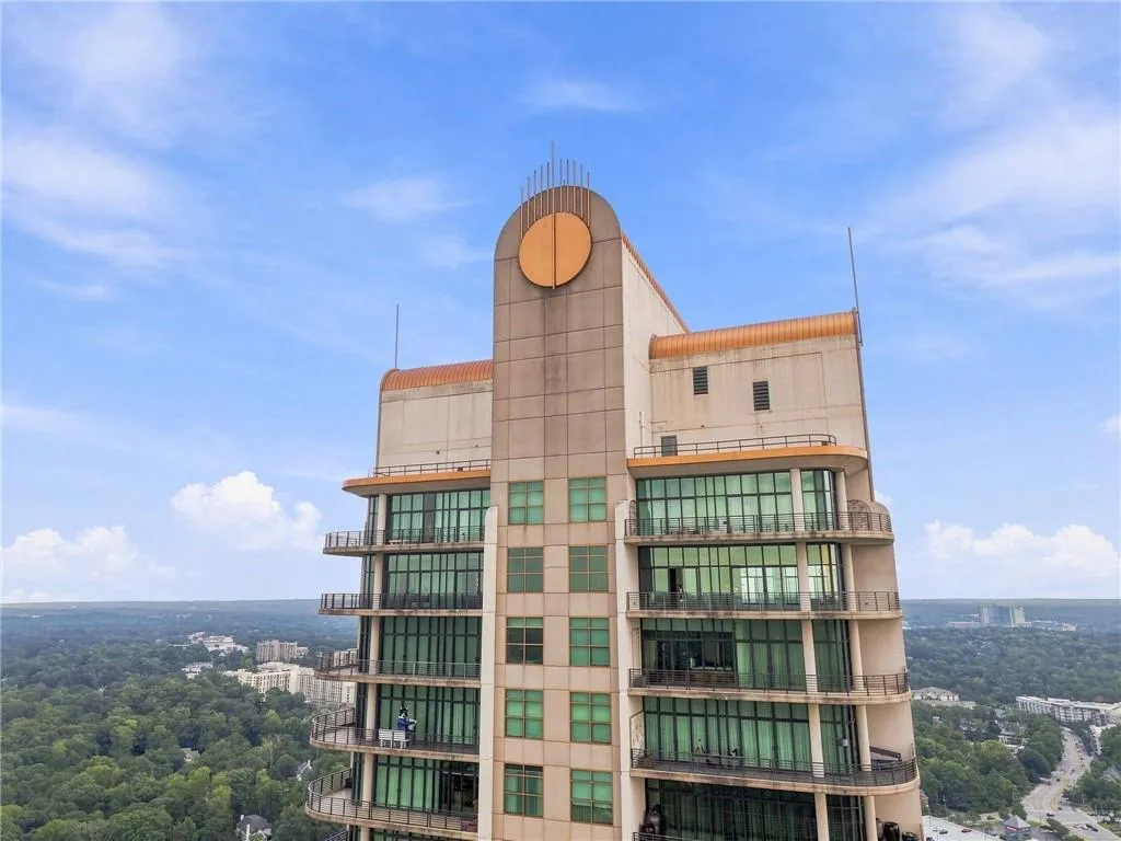 750 Park Avenue Ne Unit 22w, Atlanta, Georgia 30326, 3 Bedrooms Bedrooms, 0 ,2 BathroomsBathrooms,Residential,For Sale,750 Park Avenue Ne Unit 22w,7833763
