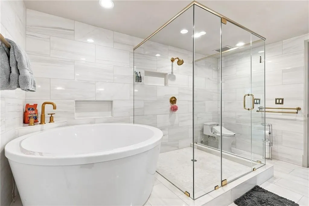 750 Park Avenue Ne Unit 22w, Atlanta, Georgia 30326, 3 Bedrooms Bedrooms, 0 ,2 BathroomsBathrooms,Residential,For Sale,750 Park Avenue Ne Unit 22w,7833763