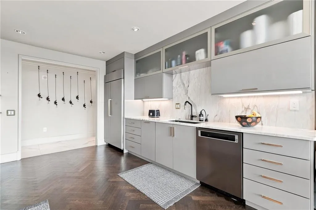 750 Park Avenue Ne Unit 22w, Atlanta, Georgia 30326, 3 Bedrooms Bedrooms, 0 ,2 BathroomsBathrooms,Residential,For Sale,750 Park Avenue Ne Unit 22w,7833763